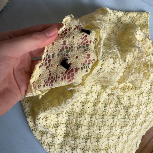 y2k yellow knit floral cropped t-shirt - Picture 4 of 4